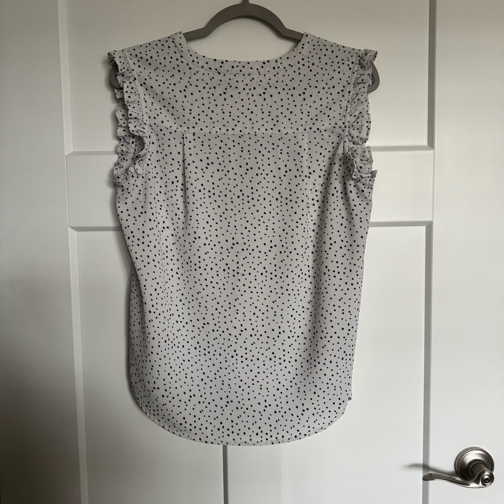 Monday Fun White Black Polka Dot Sleeveless Top V Neck Ruffle Arm Size Medium - Picture 13 of 15